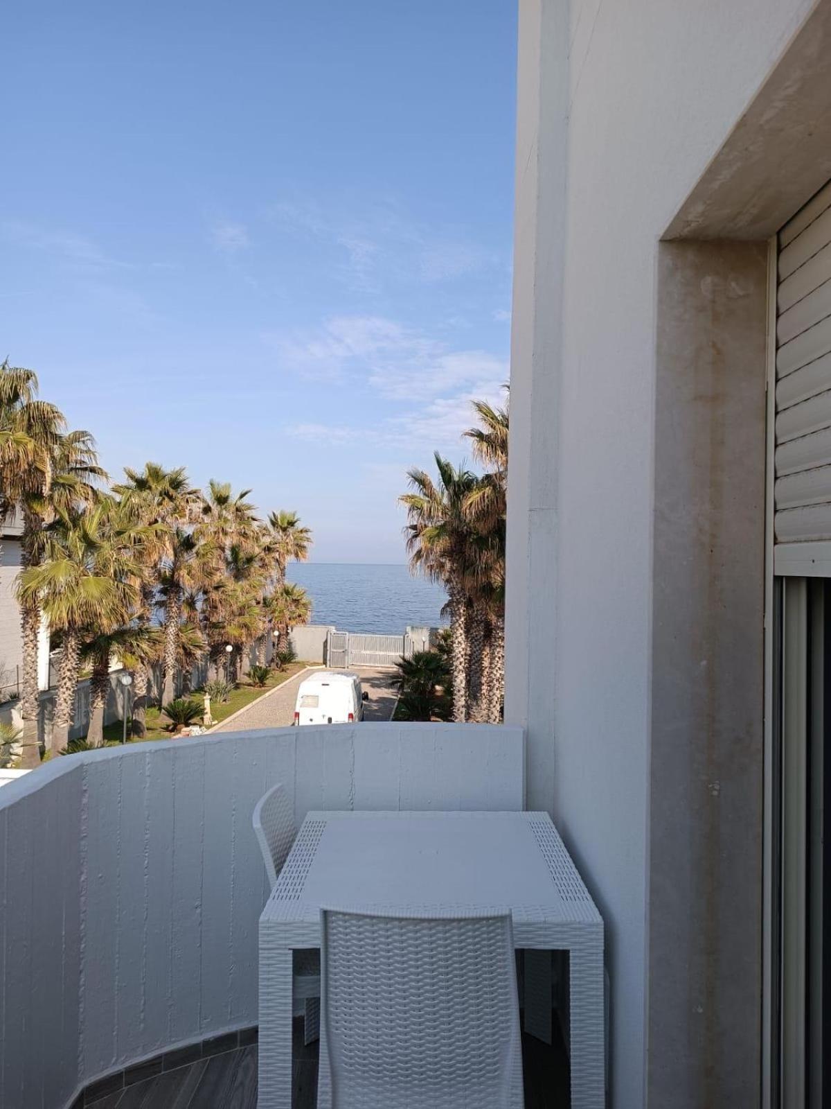Bed and Breakfast Casa Al Mare Luxury Bari Exterior foto